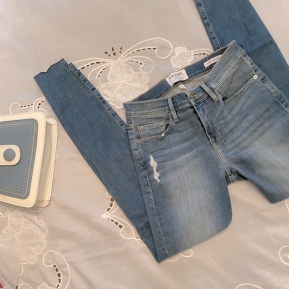 Frame Le Skinny Jeans - Picture 2 of 9